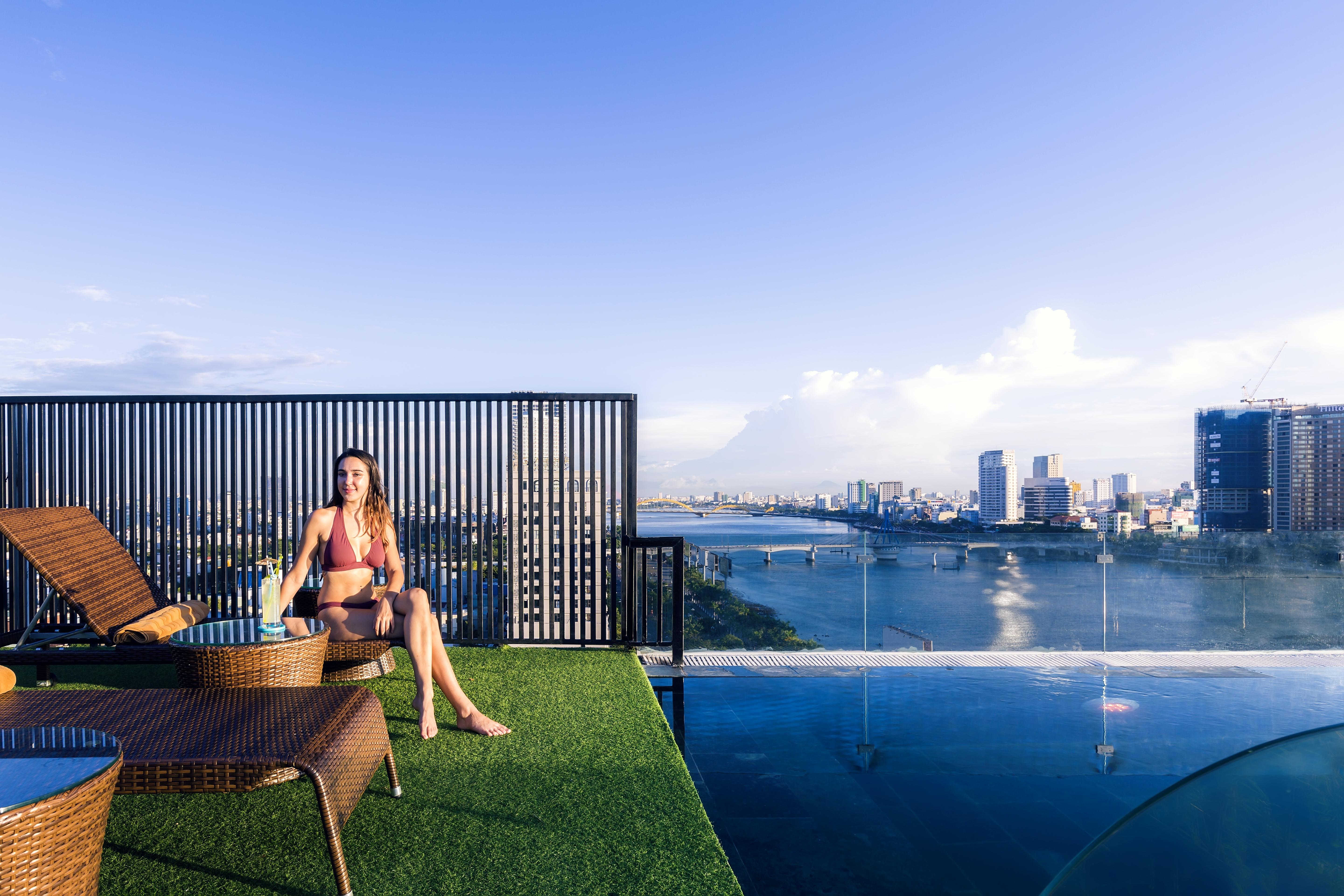 Ibiza Riverfront Da Nang Hotel Powered By Aston Kültér fotó