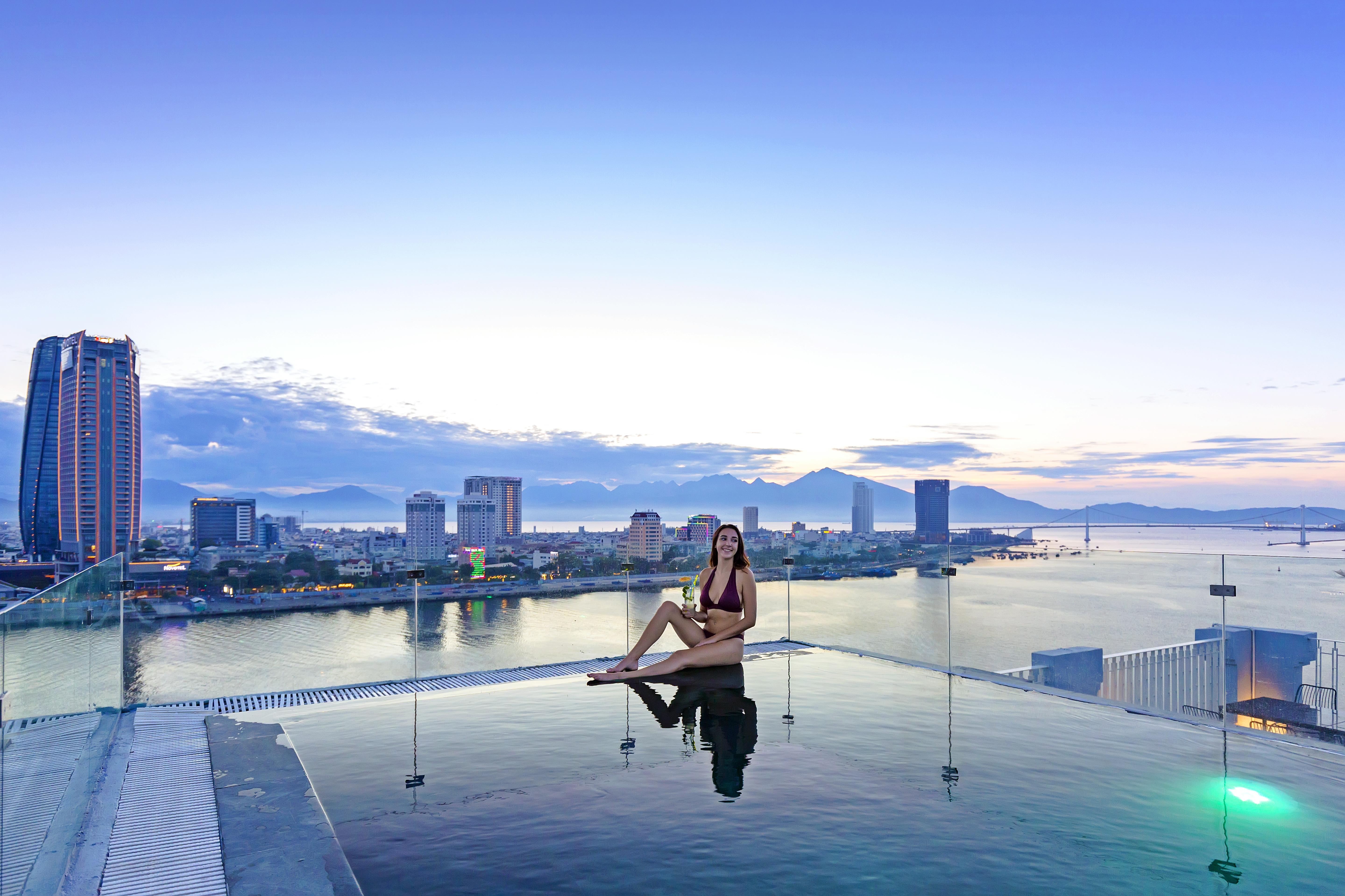 Ibiza Riverfront Da Nang Hotel Powered By Aston Kültér fotó