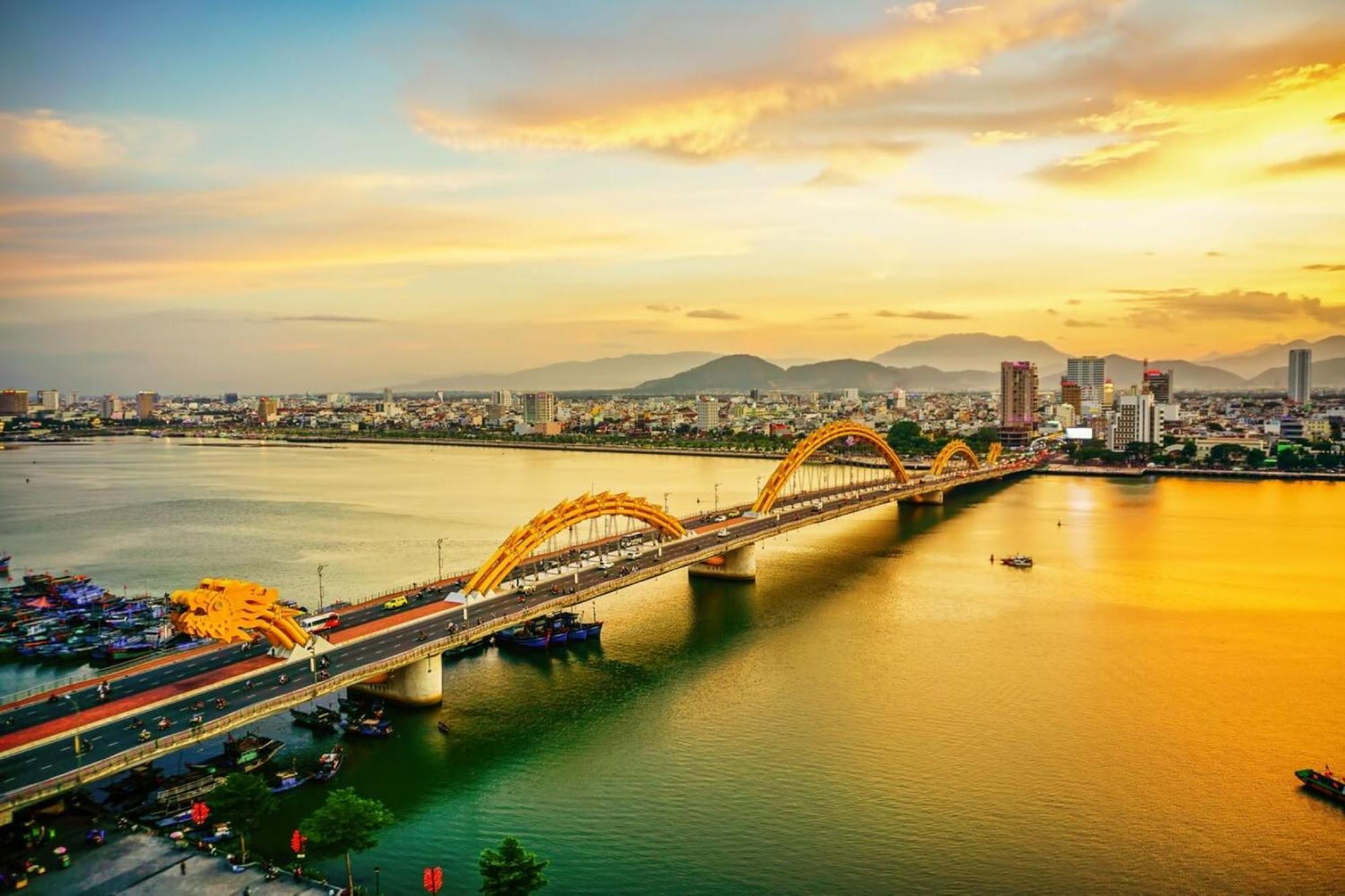 Ibiza Riverfront Da Nang Hotel Powered By Aston Kültér fotó