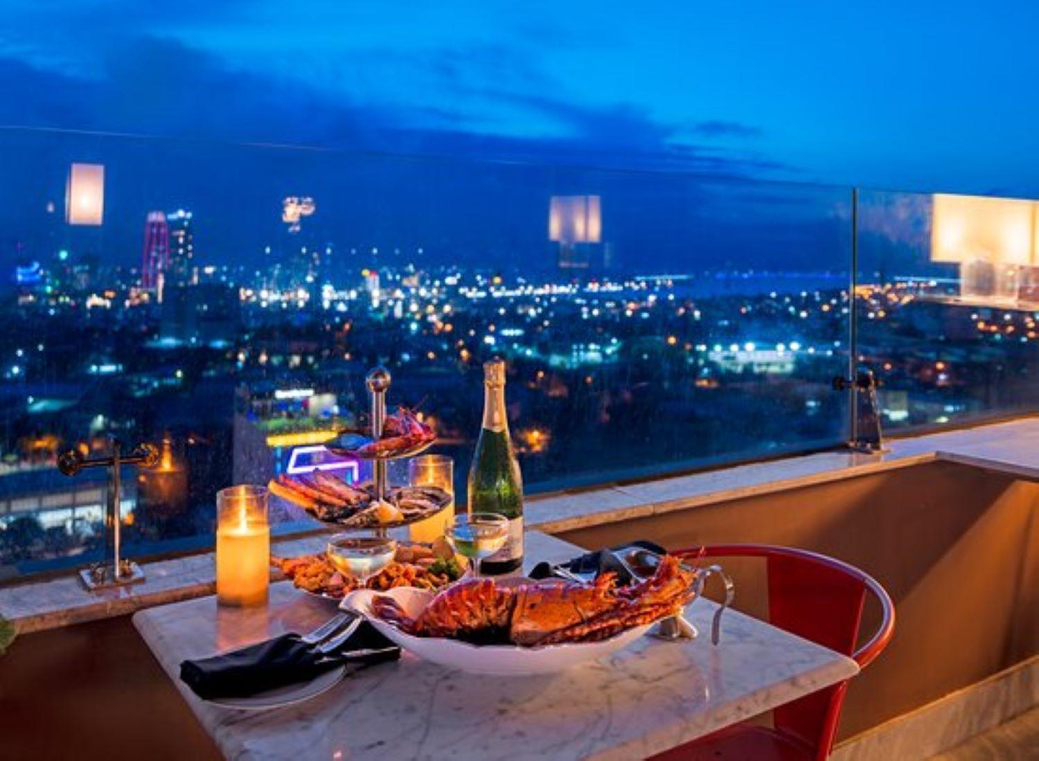 Ibiza Riverfront Da Nang Hotel Powered By Aston Kültér fotó