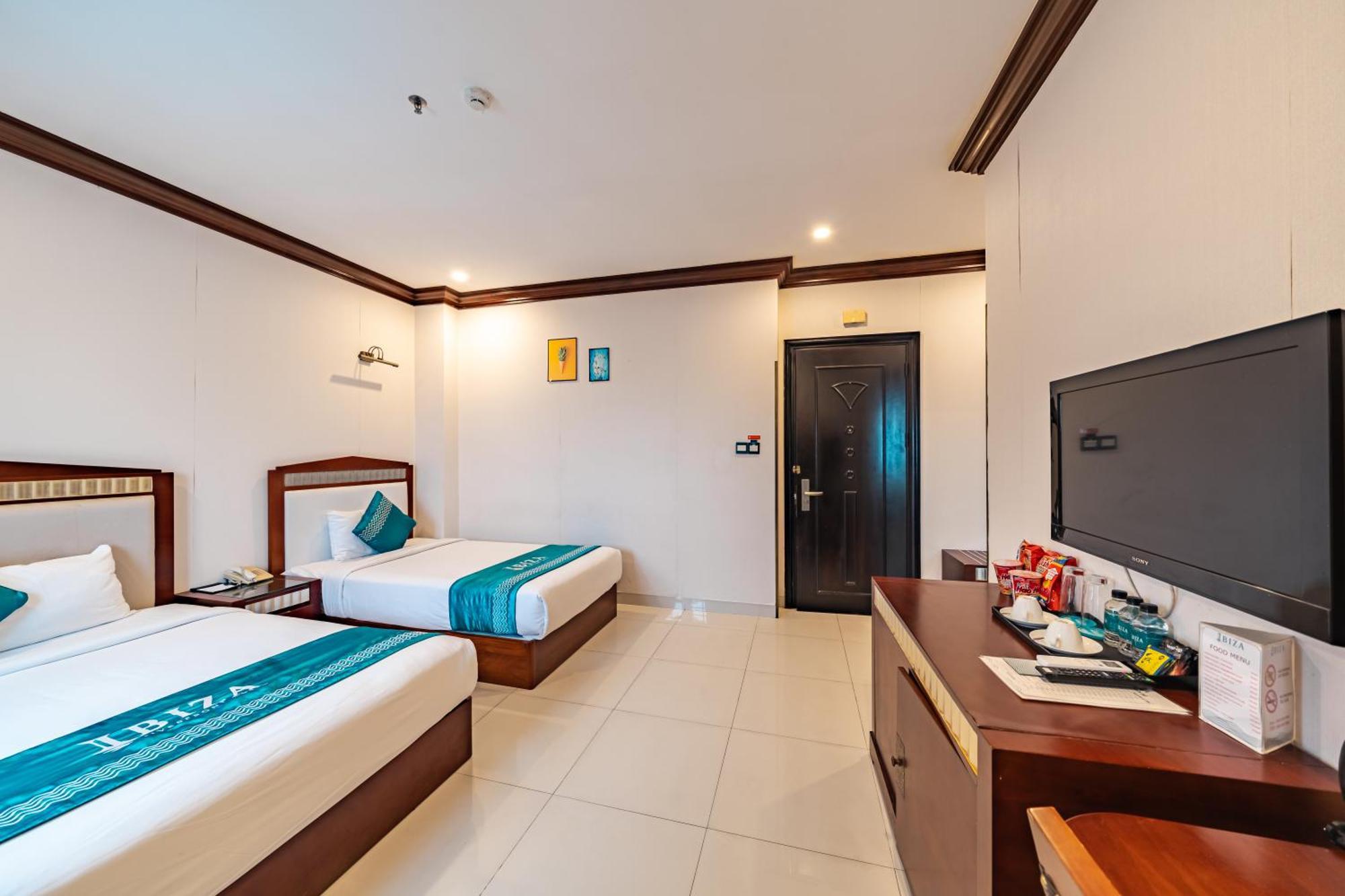 Ibiza Riverfront Da Nang Hotel Powered By Aston Kültér fotó