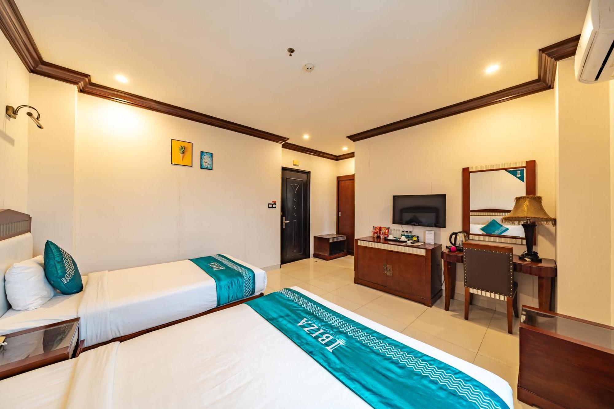 Ibiza Riverfront Da Nang Hotel Powered By Aston Kültér fotó