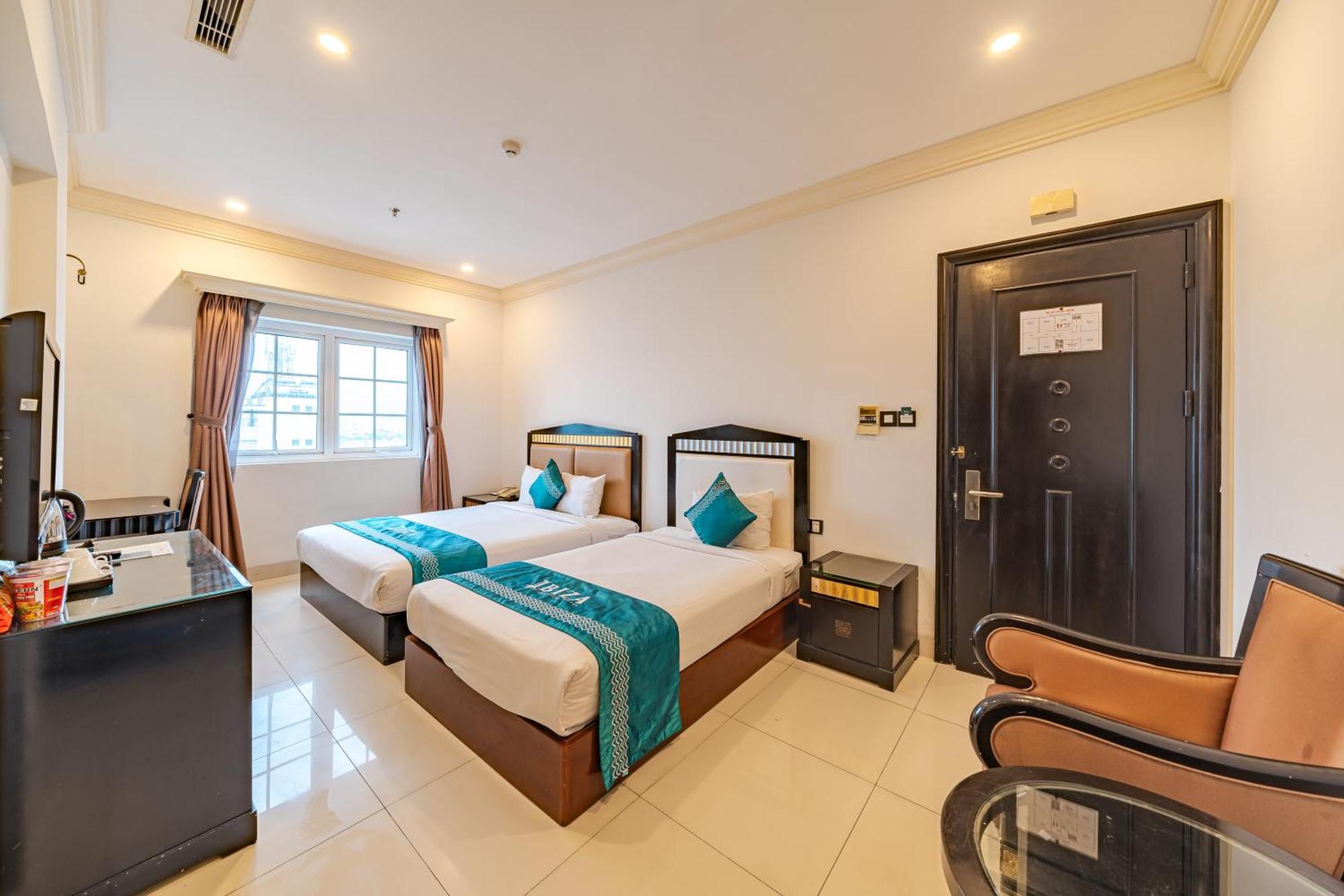 Ibiza Riverfront Da Nang Hotel Powered By Aston Kültér fotó