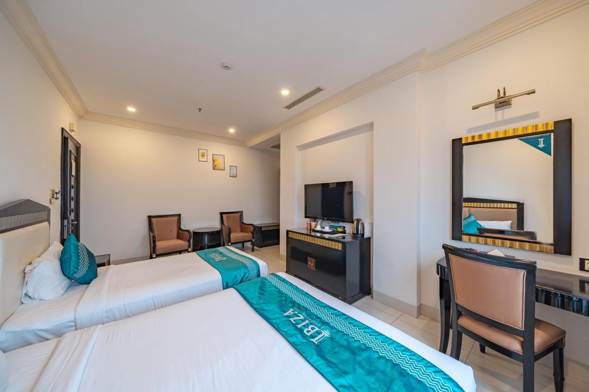 Ibiza Riverfront Da Nang Hotel Powered By Aston Kültér fotó