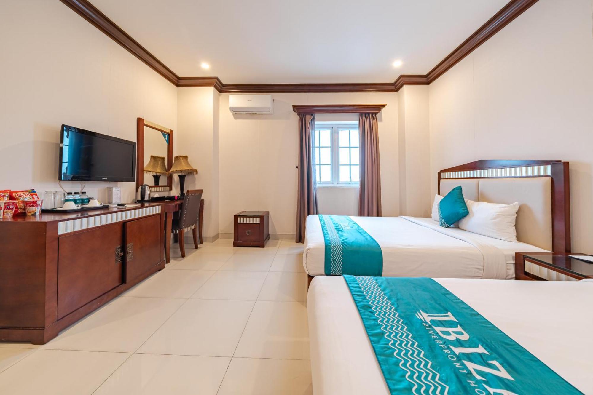 Ibiza Riverfront Da Nang Hotel Powered By Aston Kültér fotó