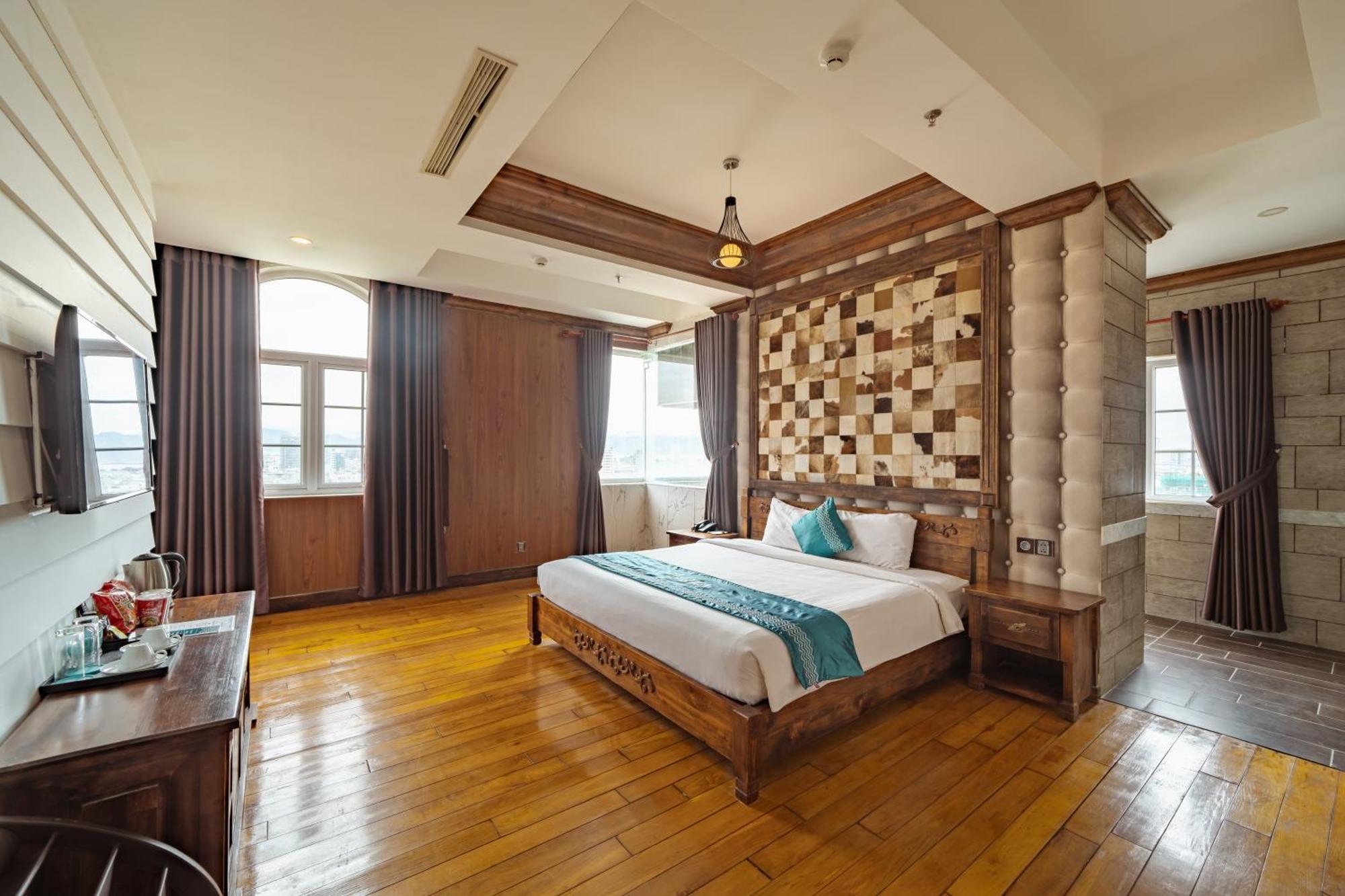 Ibiza Riverfront Da Nang Hotel Powered By Aston Kültér fotó