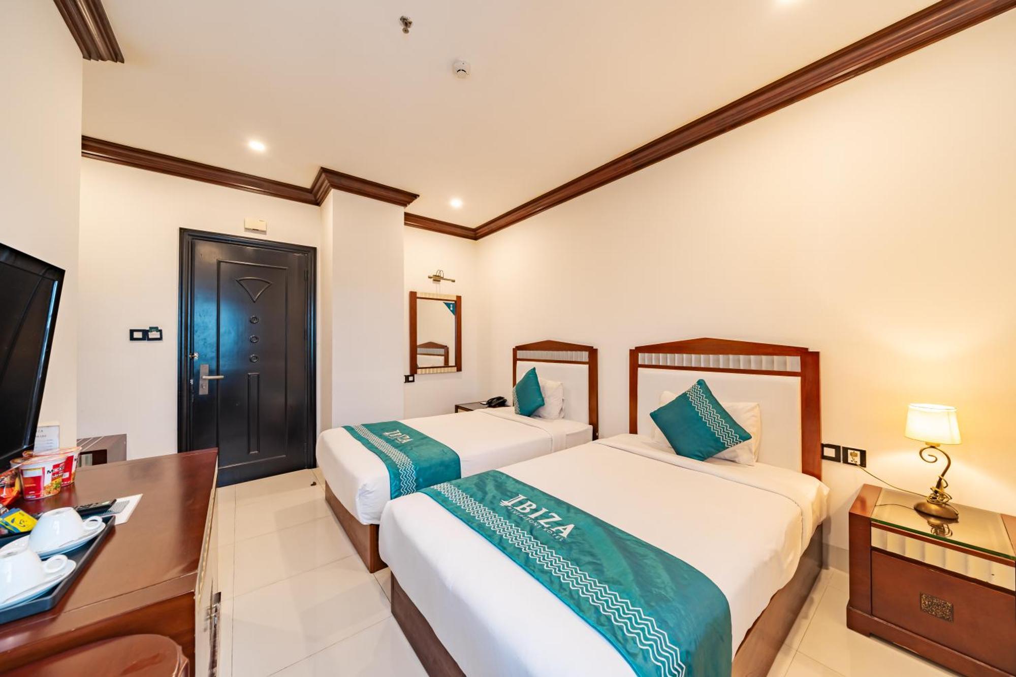 Ibiza Riverfront Da Nang Hotel Powered By Aston Kültér fotó
